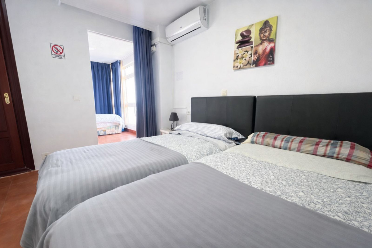 2 Bedroom Apartment in Benalmádena - Photo 17