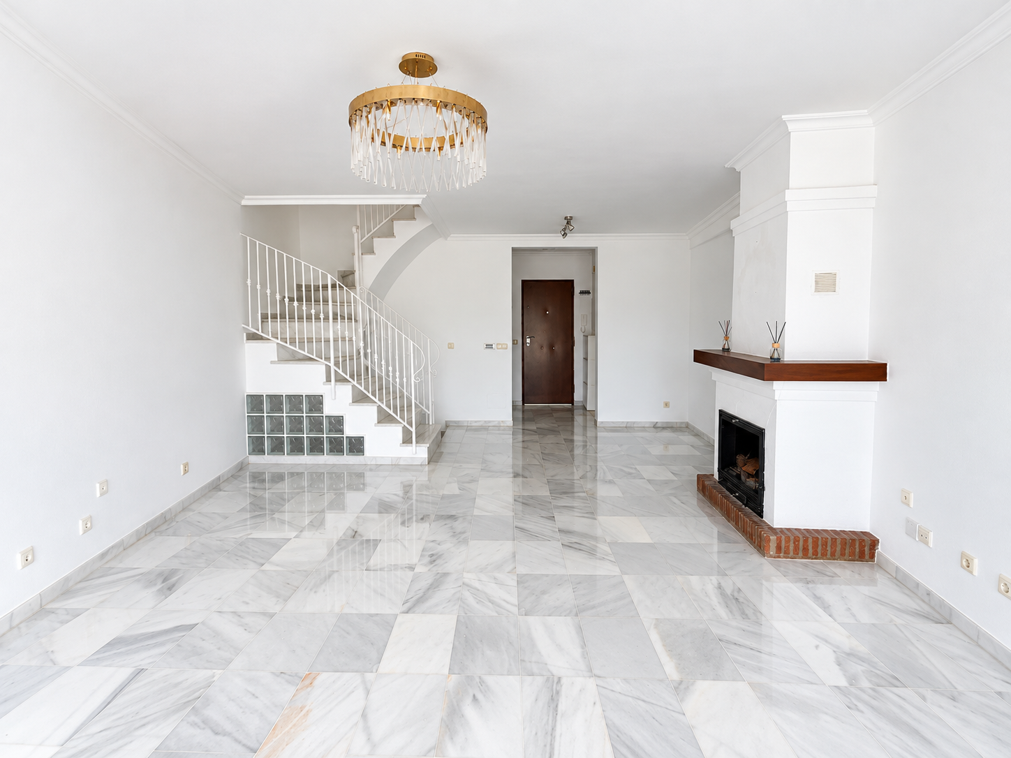 3 Bedroom Townhouse in Marbella - Photo 4