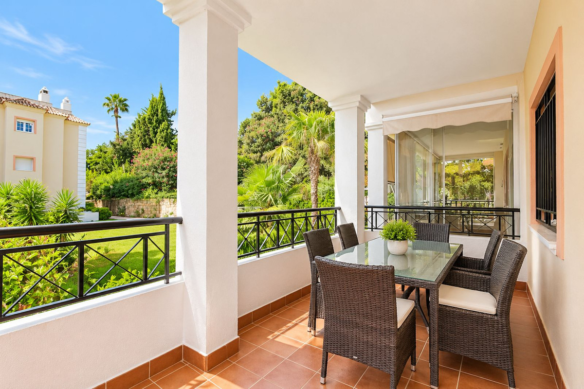 3 Bedroom Apartment in Marbella - Photo 8
