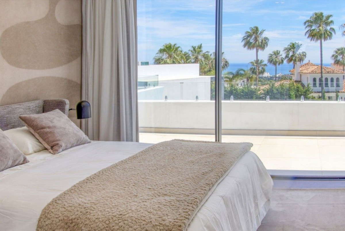 4 Bedroom Villa in Estepona - Photo 16