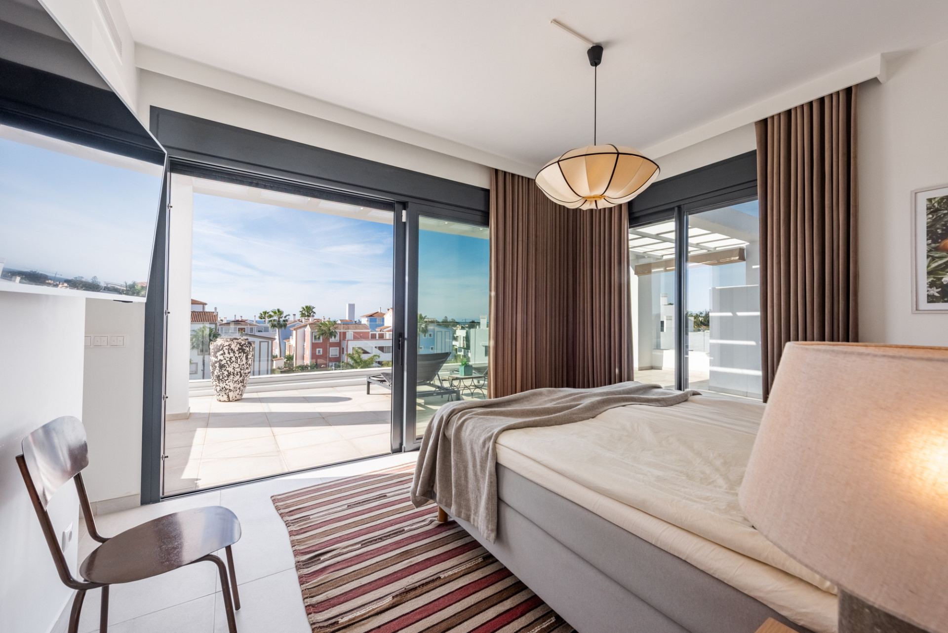 3 Bedroom Penthouse in Estepona - Photo 14