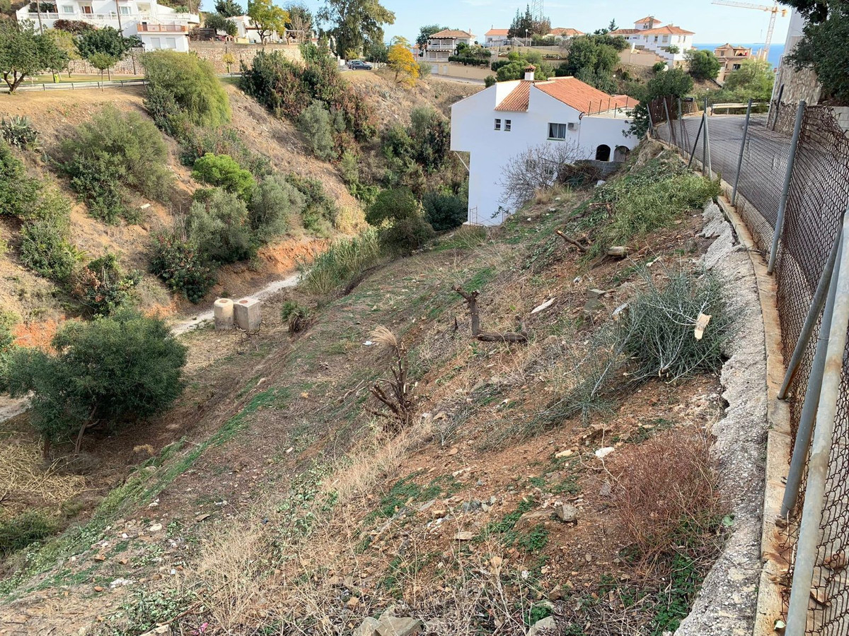 4,005 m² Plot in Fuengirola - Photo 4