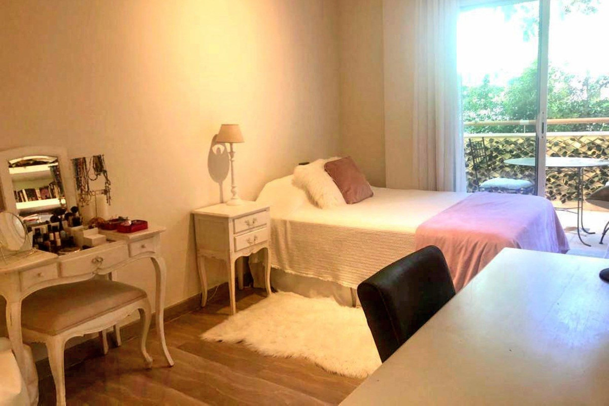 3 Bedroom Apartment in Marbella - Photo 11