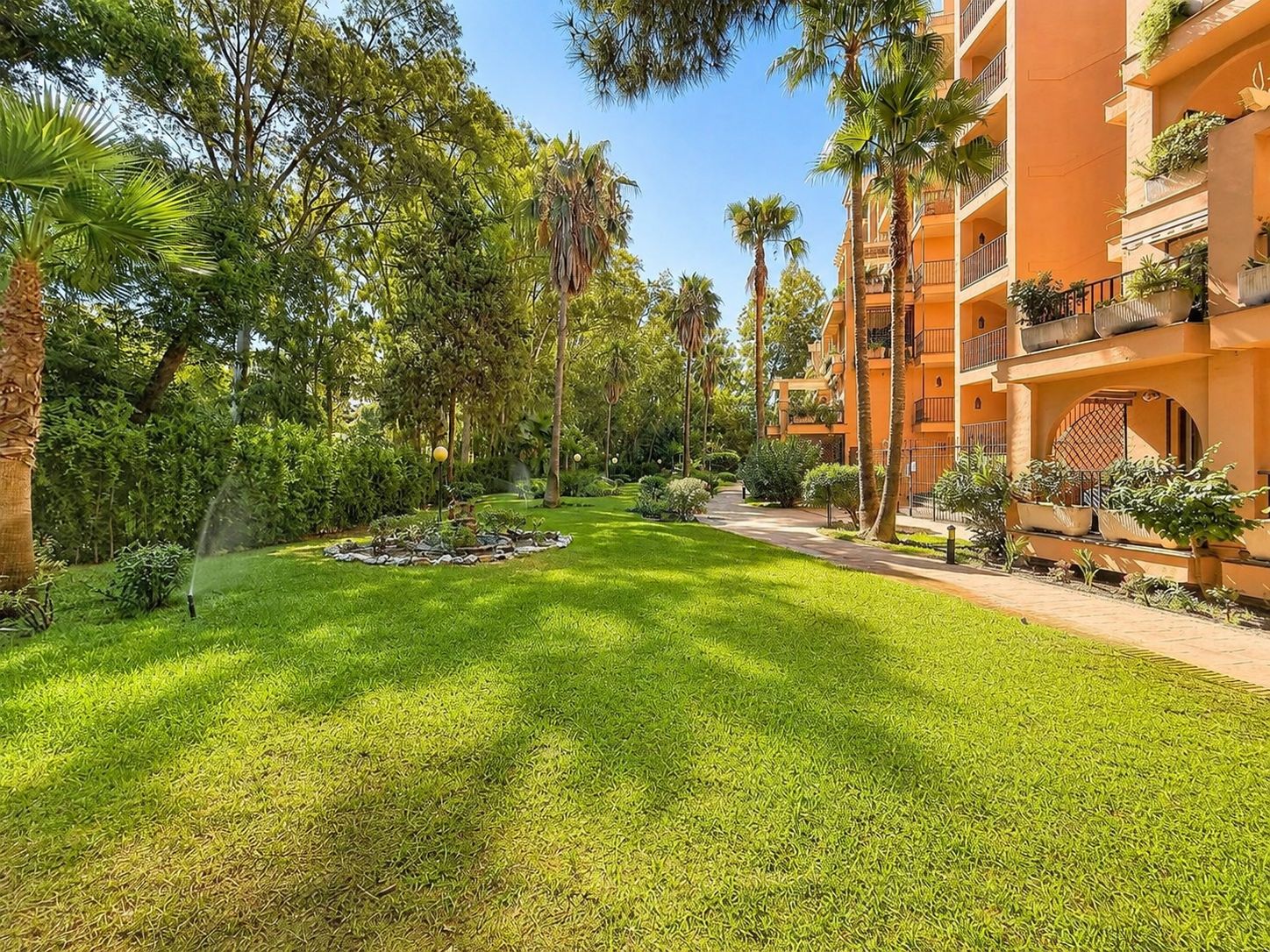 2 Bedroom Apartment in Fuengirola - Photo 29