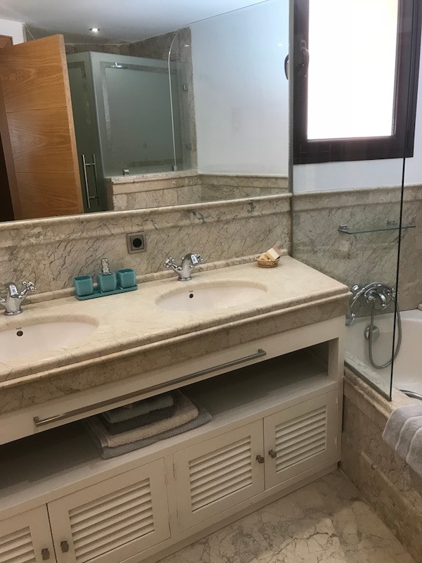 4 Bedroom Apartment in San Pedro de Alcántara - Фото 9