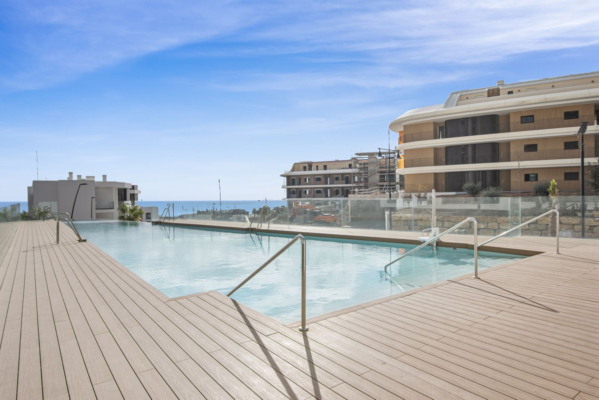 2 Bedroom Apartment in Fuengirola - Photo 15