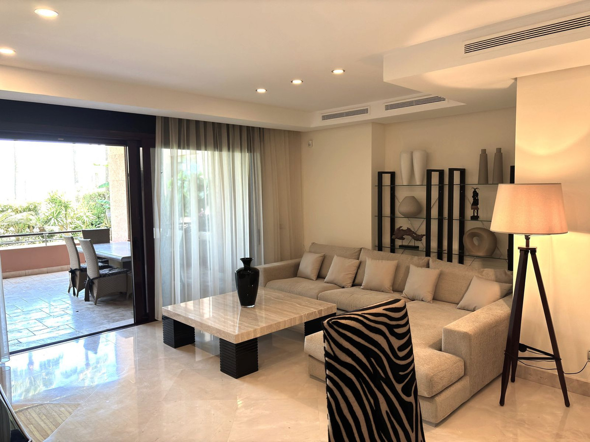 2 Bedroom Apartment in Marbella - Photo 8