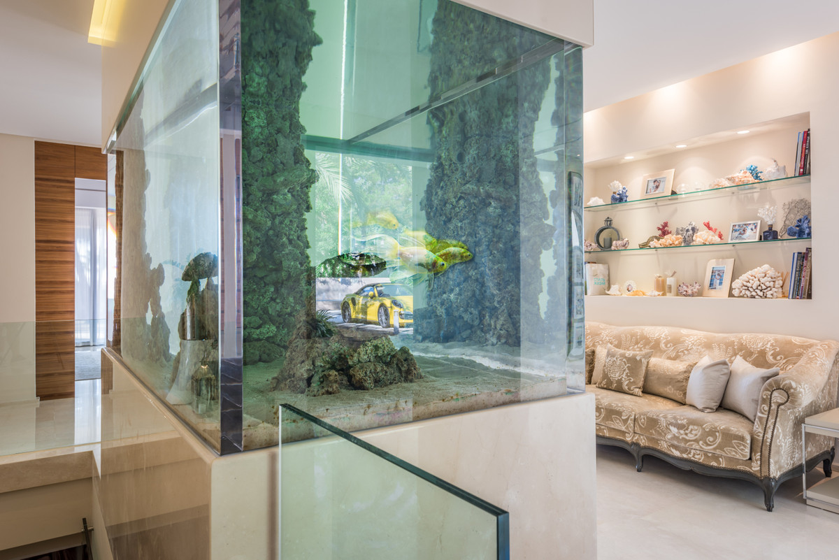 9 Bedroom Villa in Marbella - Photo 20