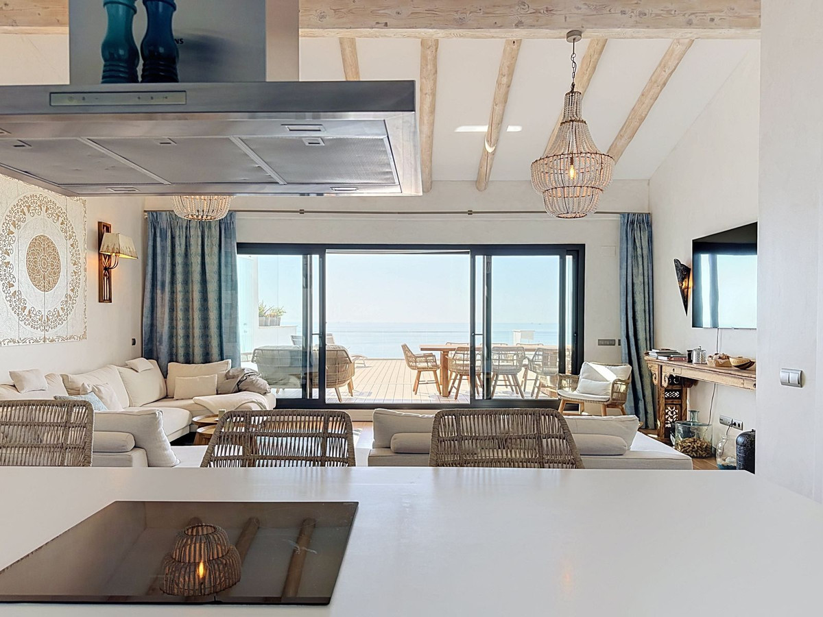4 Bedroom Penthouse in La Alcaidesa - Photo 24