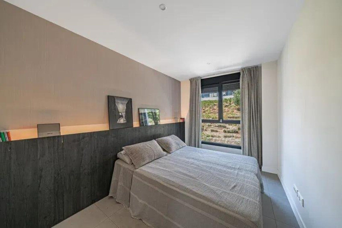 3 Bedroom Apartment in Estepona - Photo 13