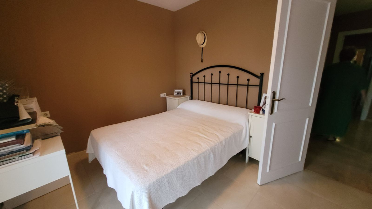 3 Bedroom Apartment in Marbella - Photo 8