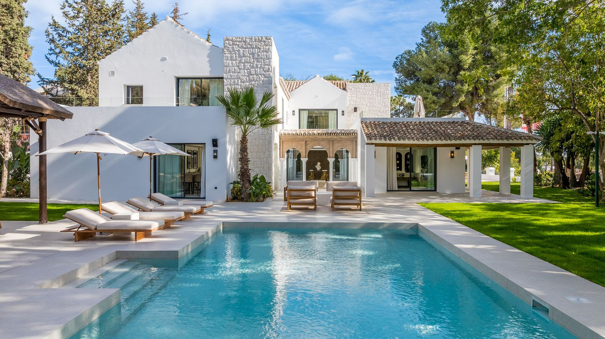 Villa in Nueva Andalucia
