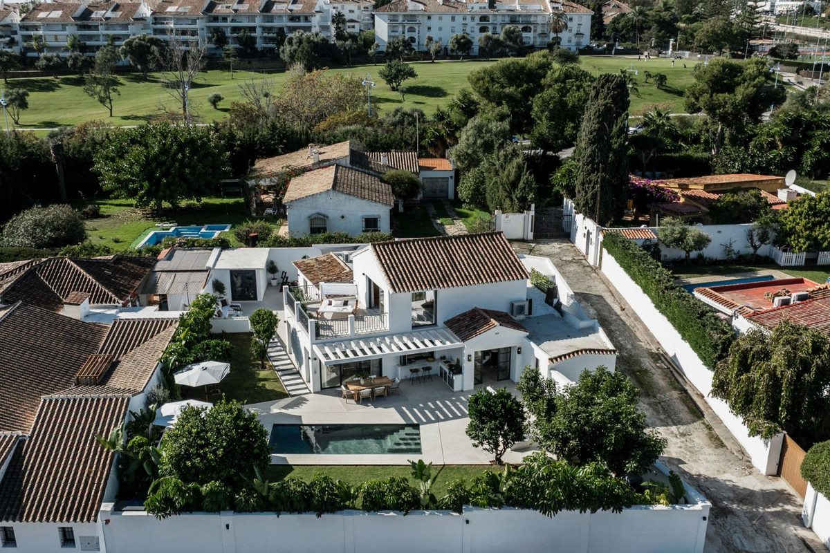 5 Bedroom Villa in San Pedro de Alcántara - Photo 27