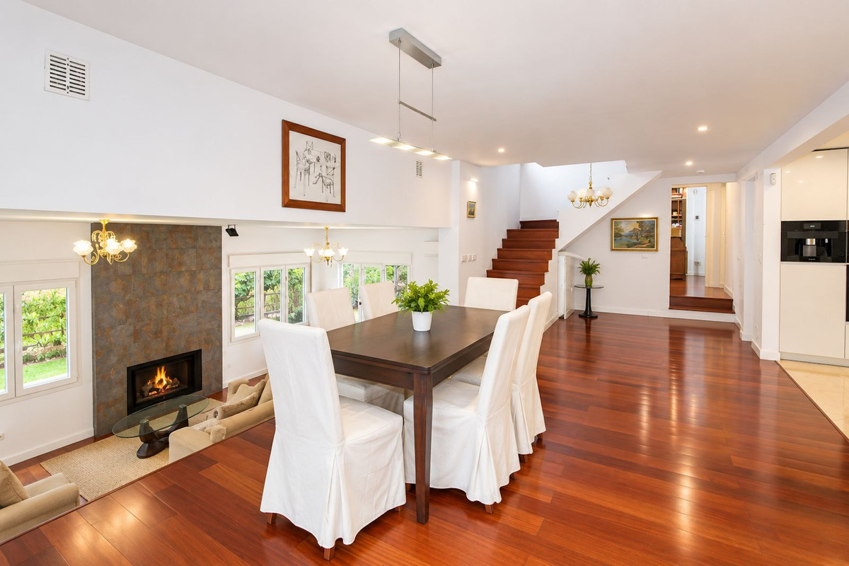 3 Bedroom Villa in Marbella - Photo 3