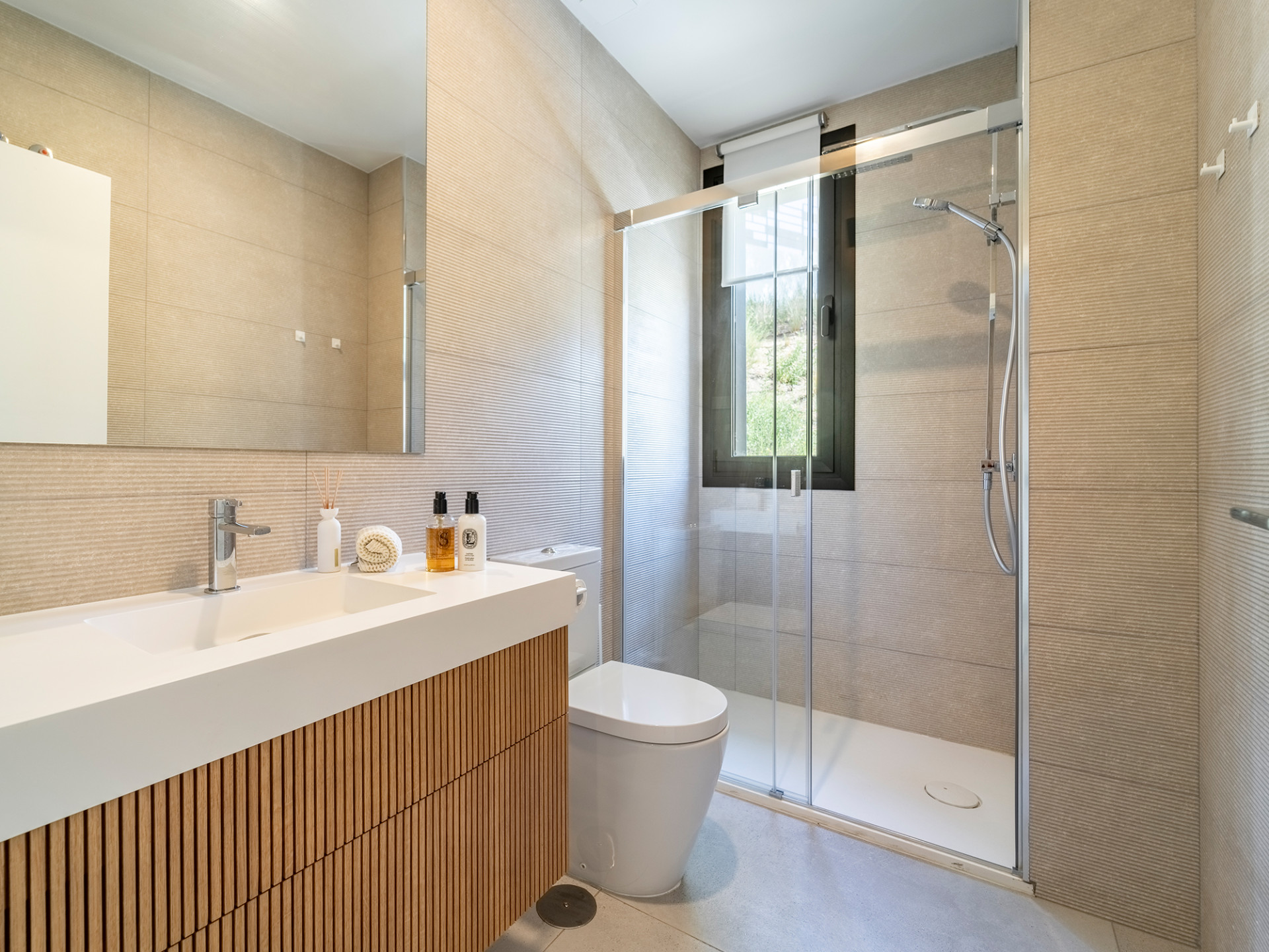 Piso de 3 dormitorios con piscina en Málaga – Foto 15