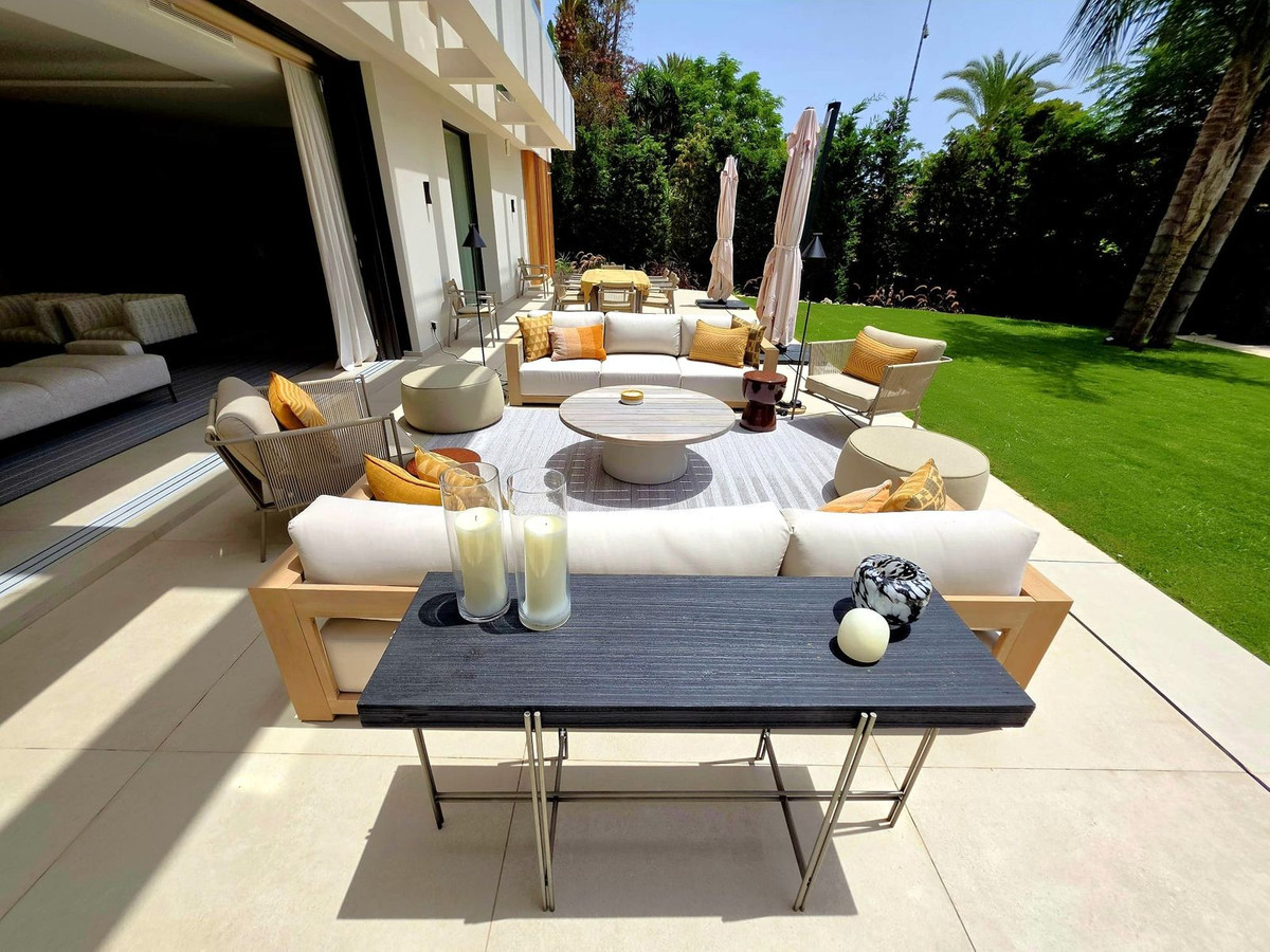 5 Bedroom Villa in Marbella - Photo 20