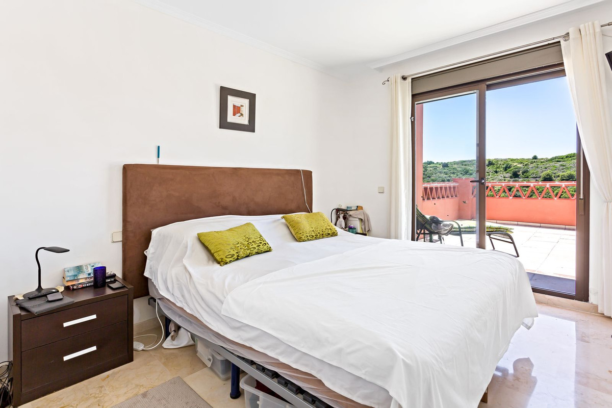 3 Bedroom Penthouse in Casares - Photo 18