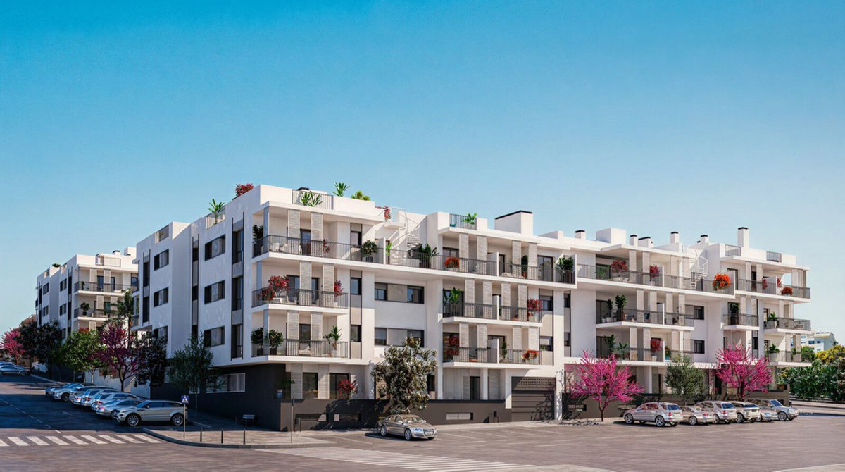 2 Bedroom Apartment in Estepona - Photo 3