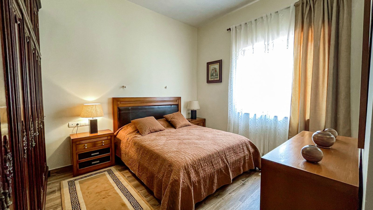 6 Bedroom Villa in Marbella - Photo 15