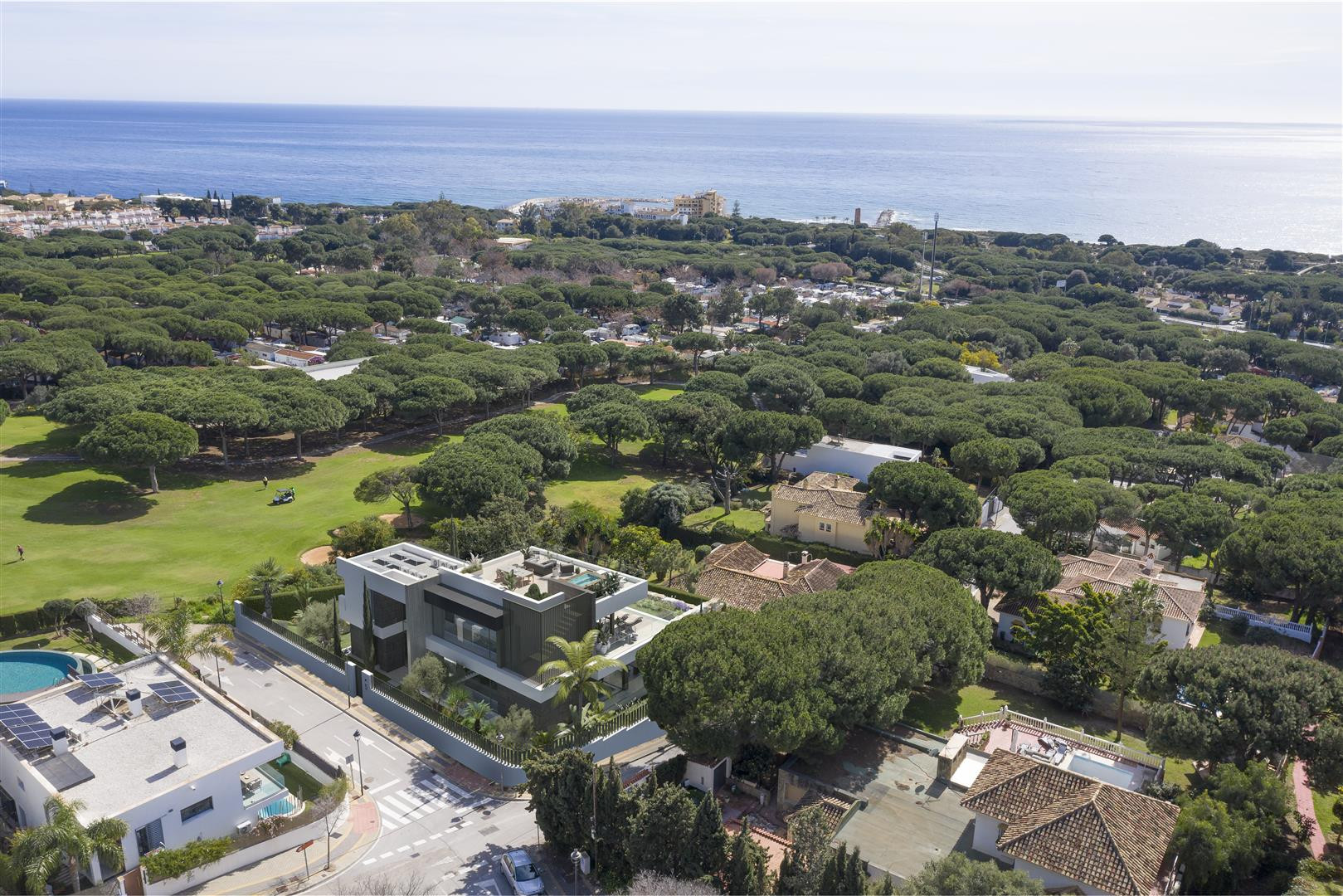 5 Bedroom Villa in Marbella - Photo 13