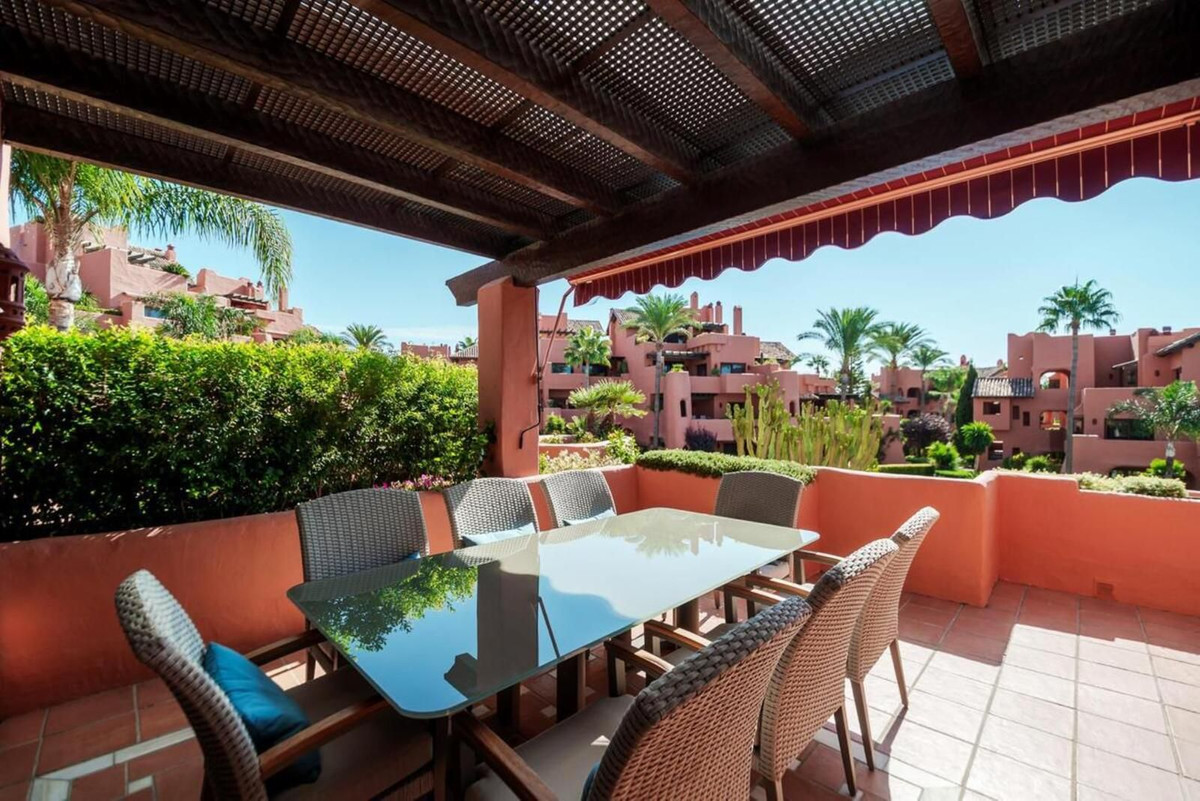3 Bedroom Penthouse in Estepona - Photo 16