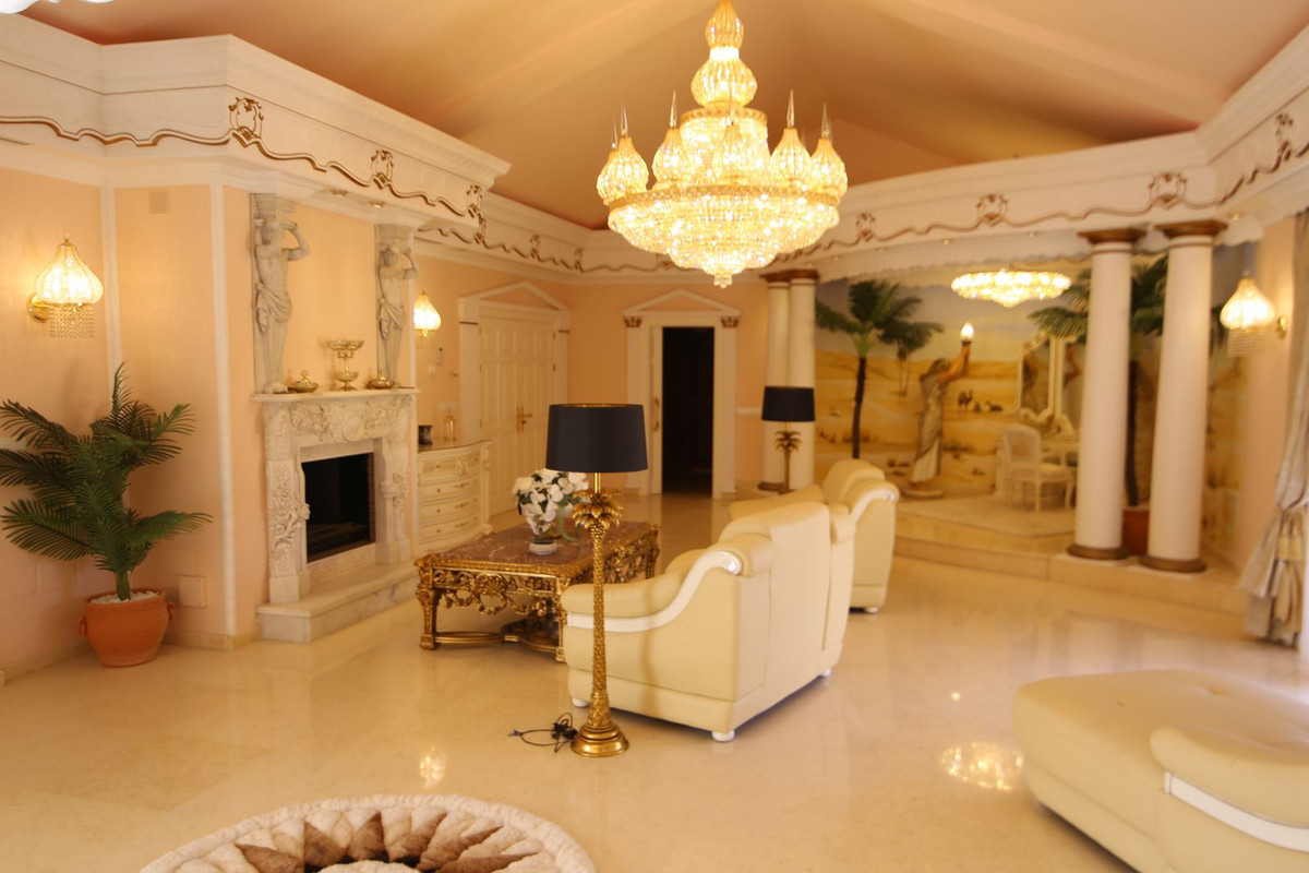 6 Bedroom Villa in Sotogrande - Photo 7