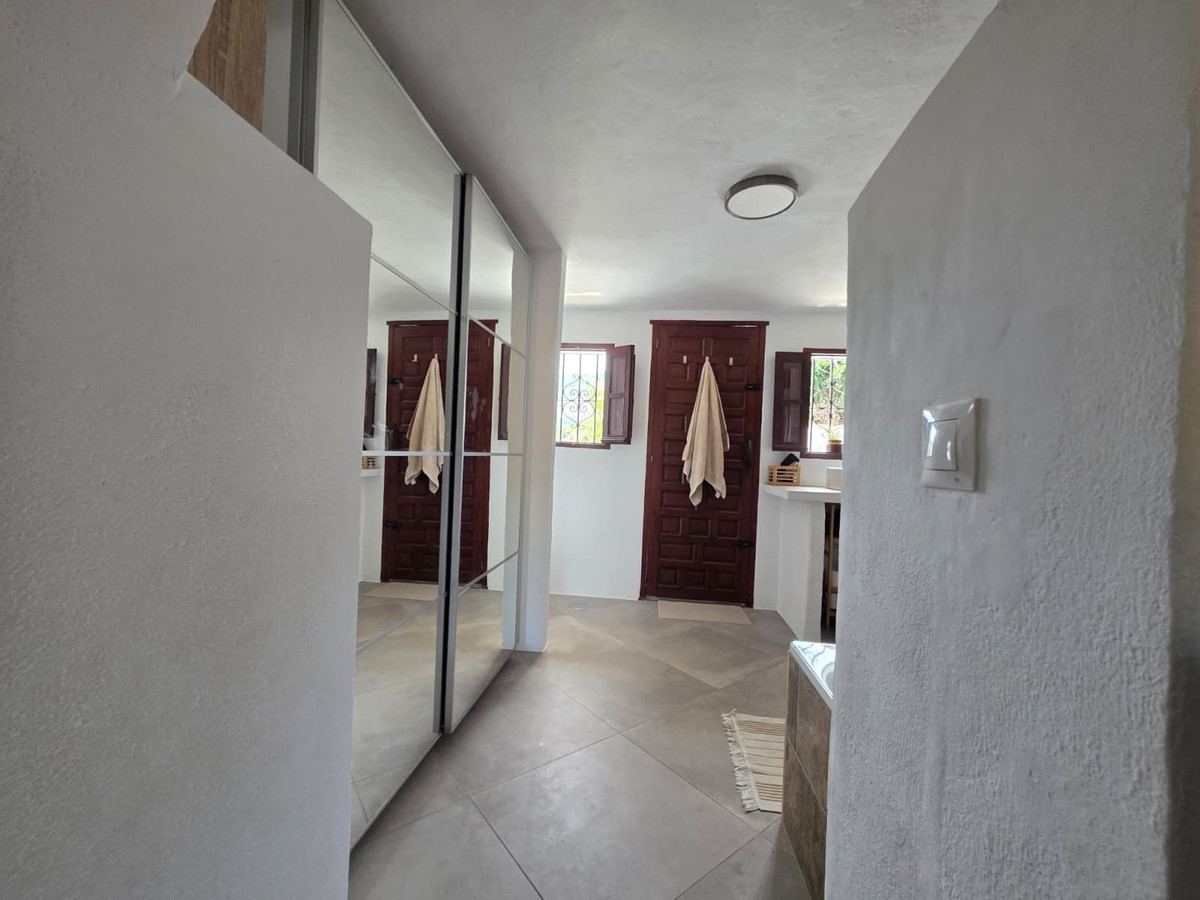 4 Bedroom Country house in Alhaurín el Grande - Photo 47