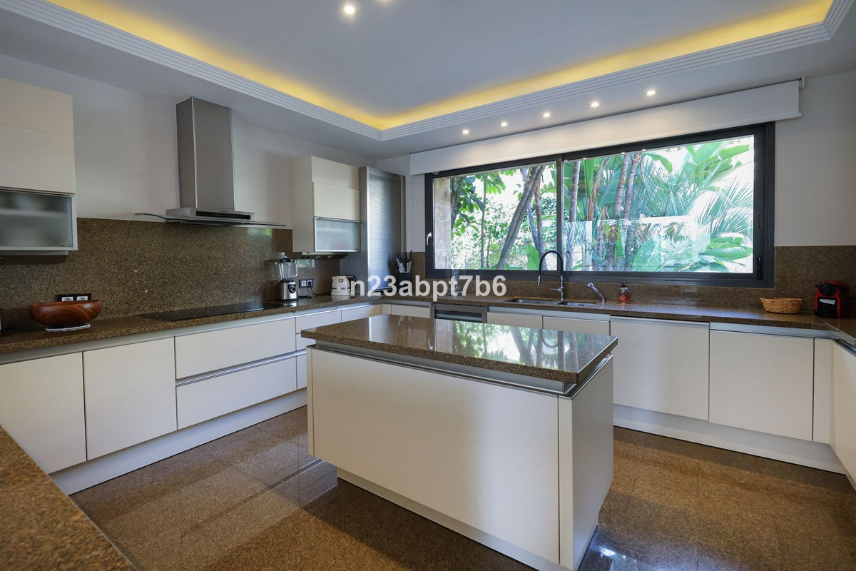 4 Bedroom Villa in Marbella - Foto 8