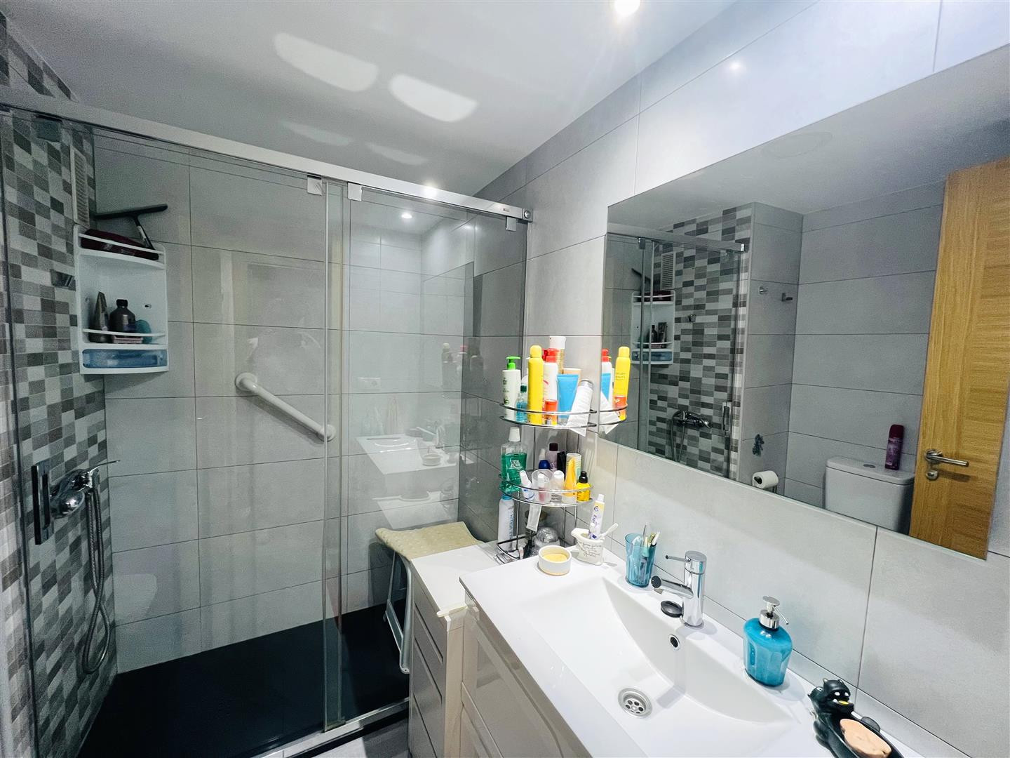 2 Bedroom Apartment in Marbella - Photo 17