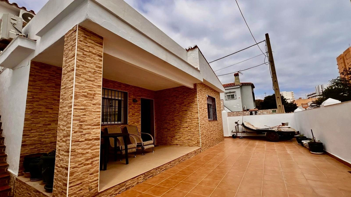 5 Bedroom Villa in Fuengirola - Photo 4