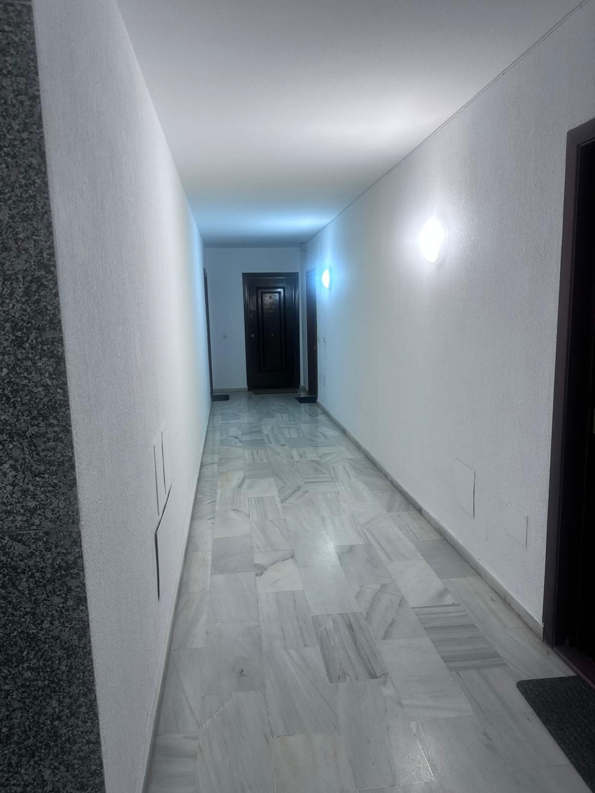 1 Bedroom Apartment in Marbella - Photo 8