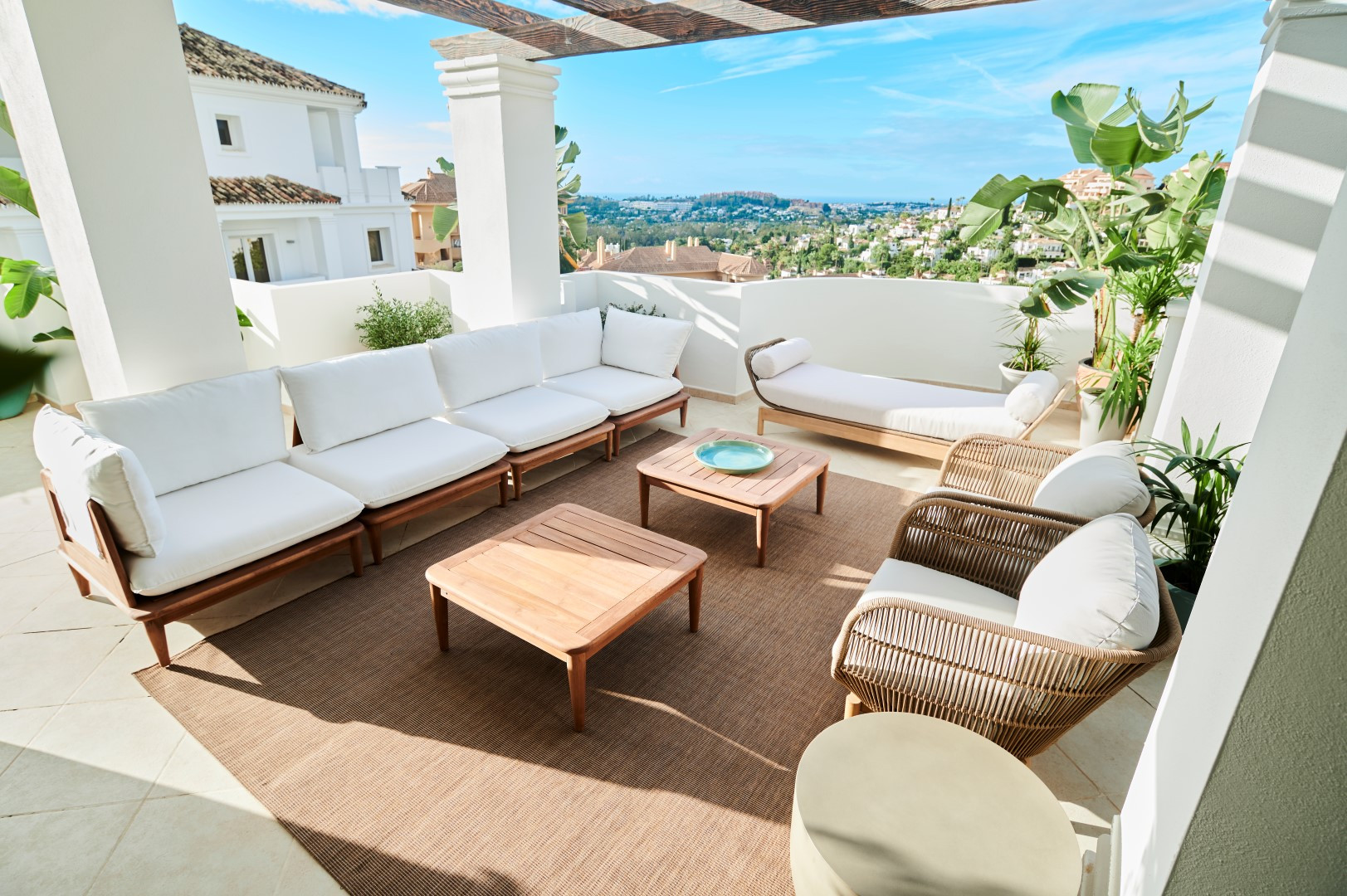 2 Bedroom Apartment in Marbella - Photo 33