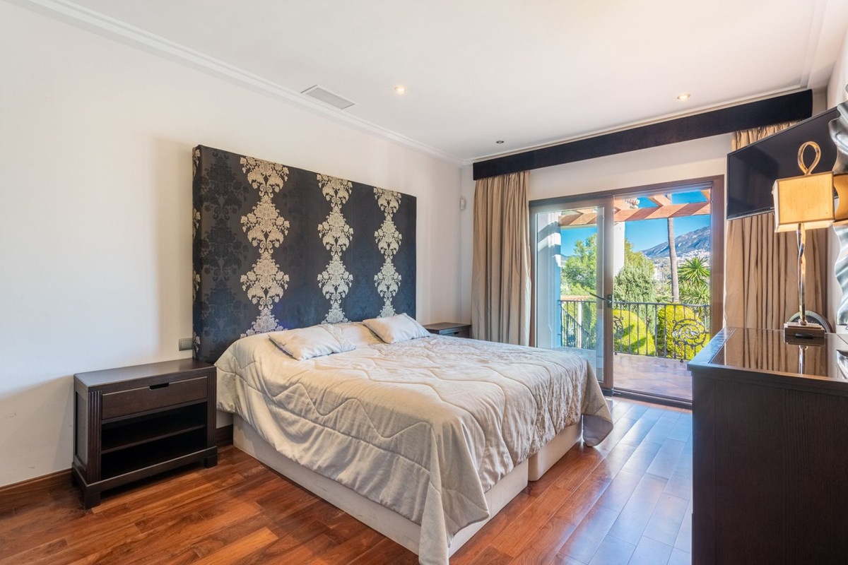 7 Bedroom Villa in Marbella - Photo 23