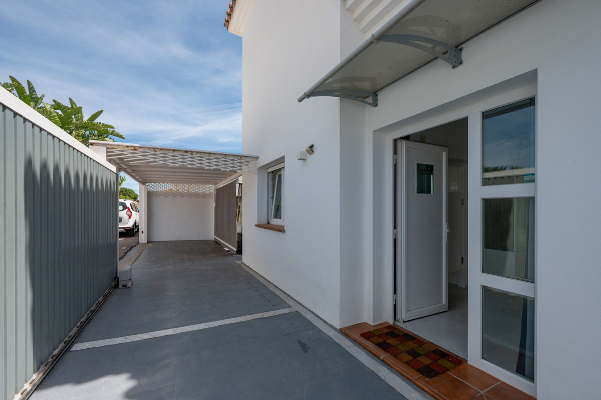 3 Bedroom Villa in Estepona - Фото 35