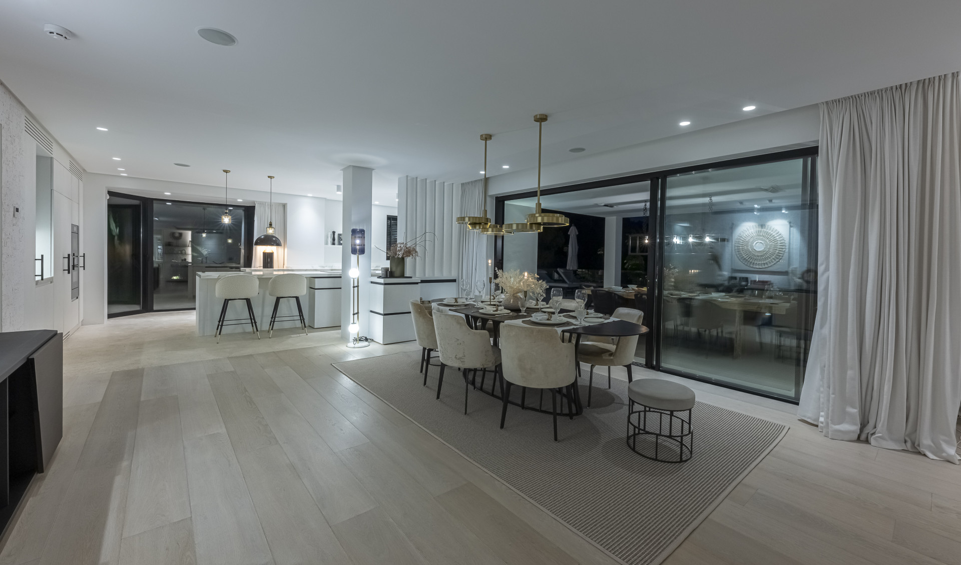 5 Bedroom Villa in Marbella - Photo 26