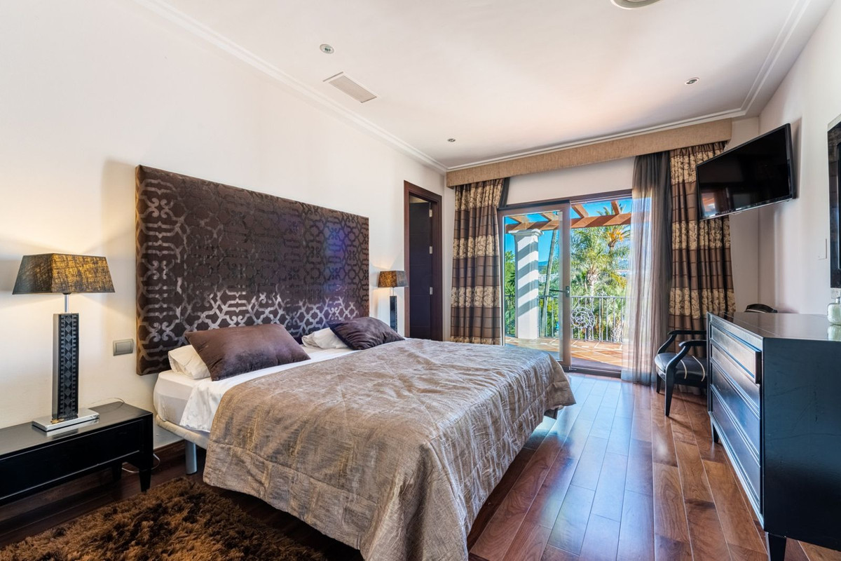 7 Bedroom Villa in Marbella - Photo 21