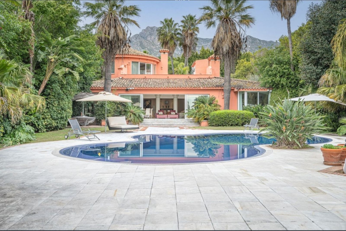 5 Bedroom Villa in Marbella - Photo 22