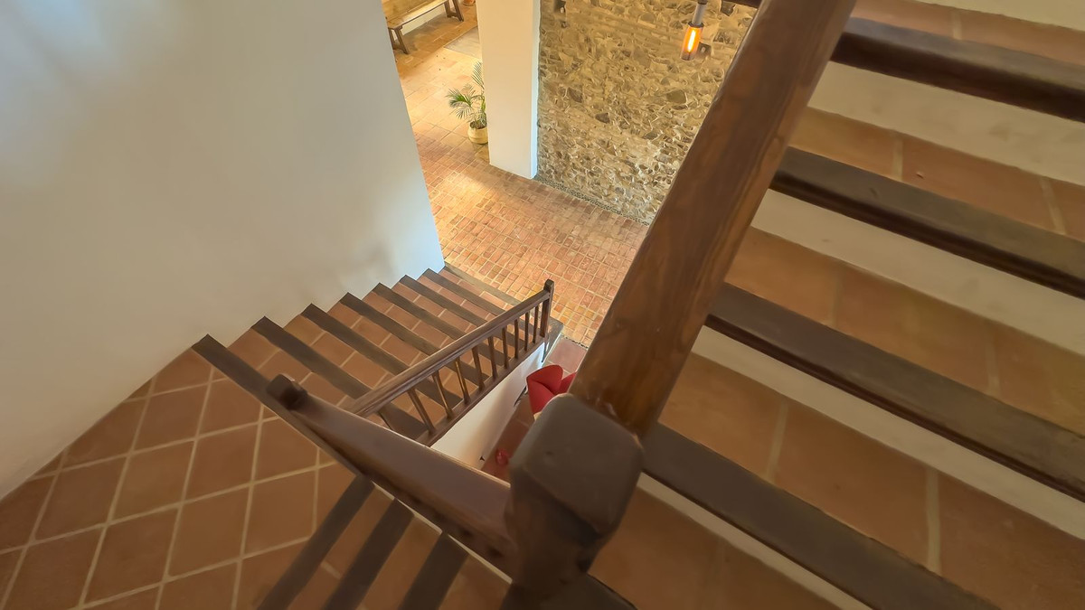 8 Bedroom Country house in Málaga - Photo 20