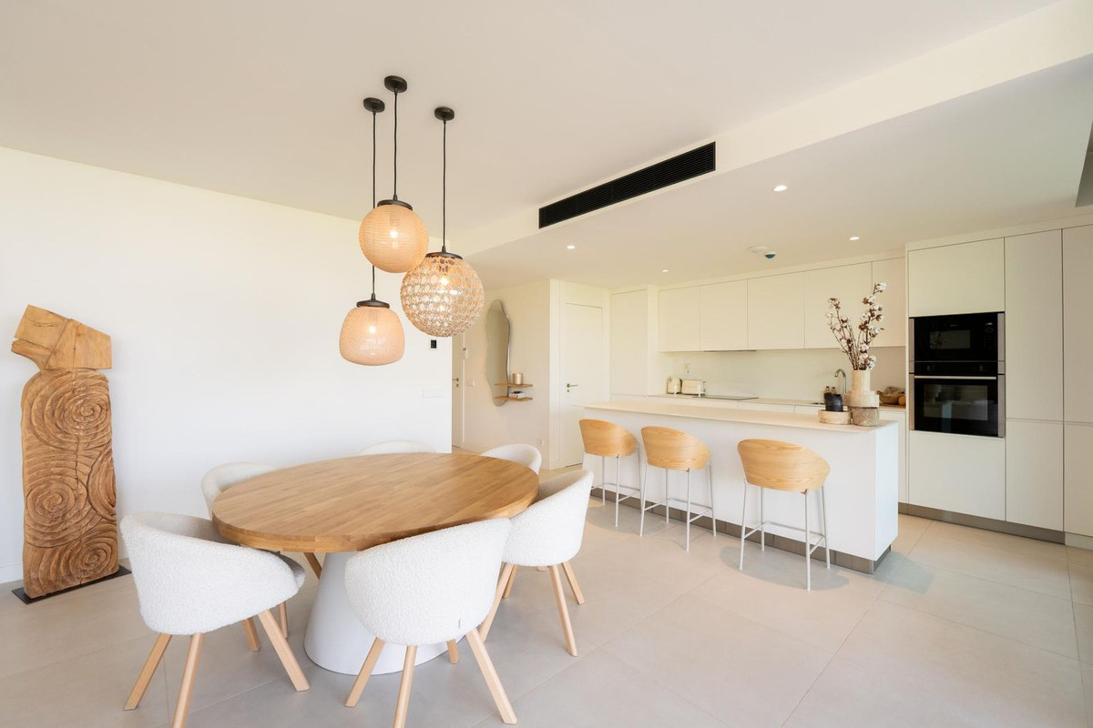 3 Bedroom Apartment in Fuengirola - Photo 7