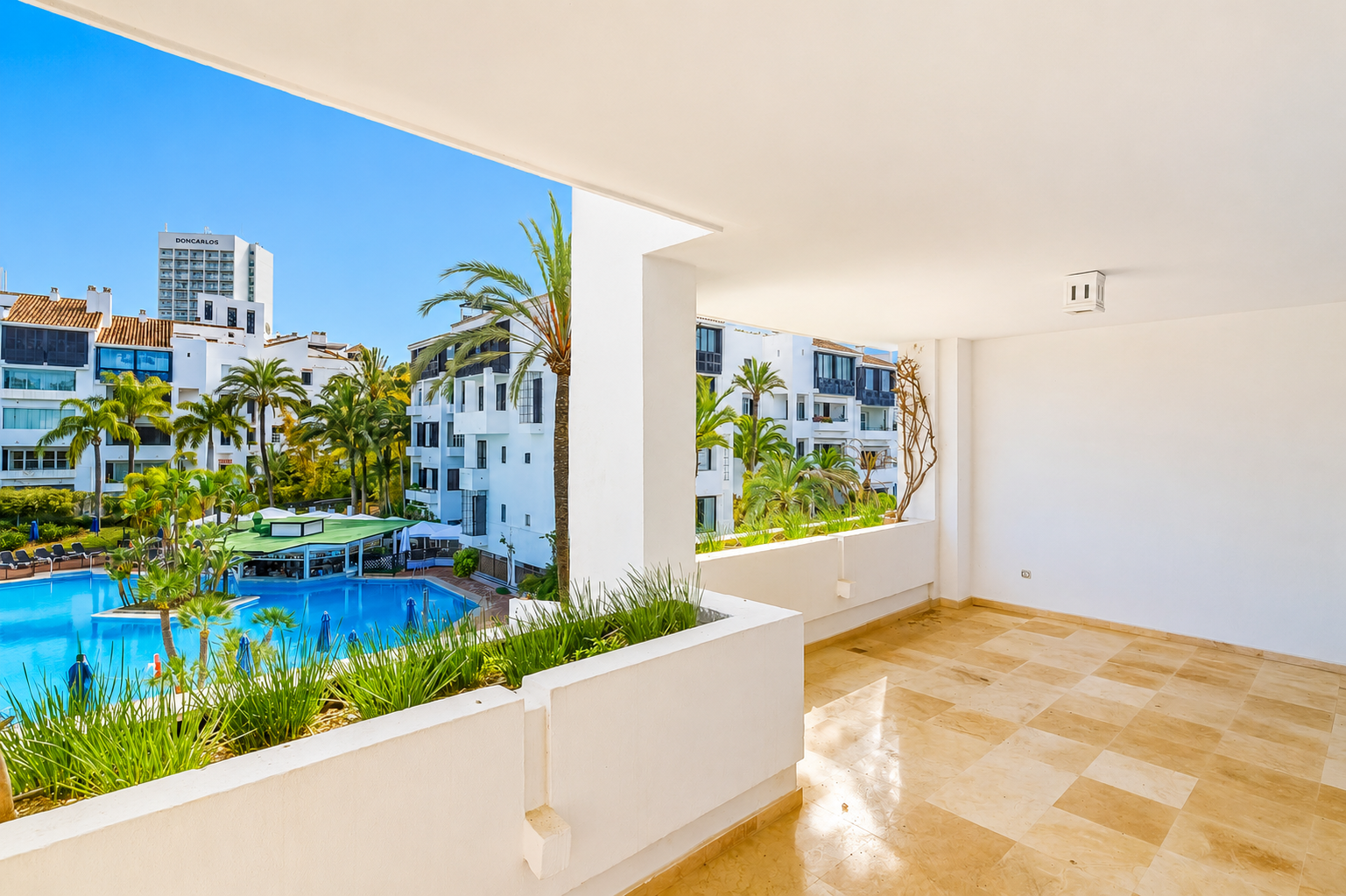 3 Bedroom Apartment in Marbella - Photo 4
