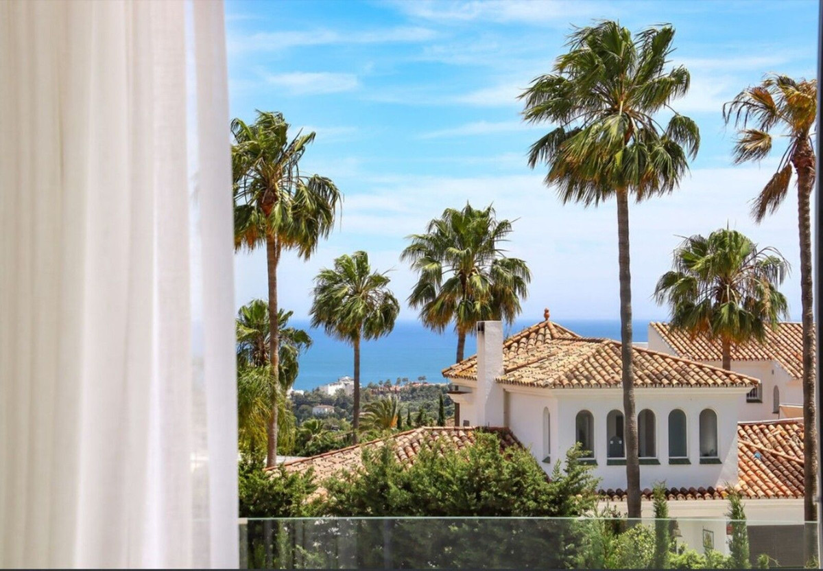 4 Bedroom Villa in Estepona - Photo 14