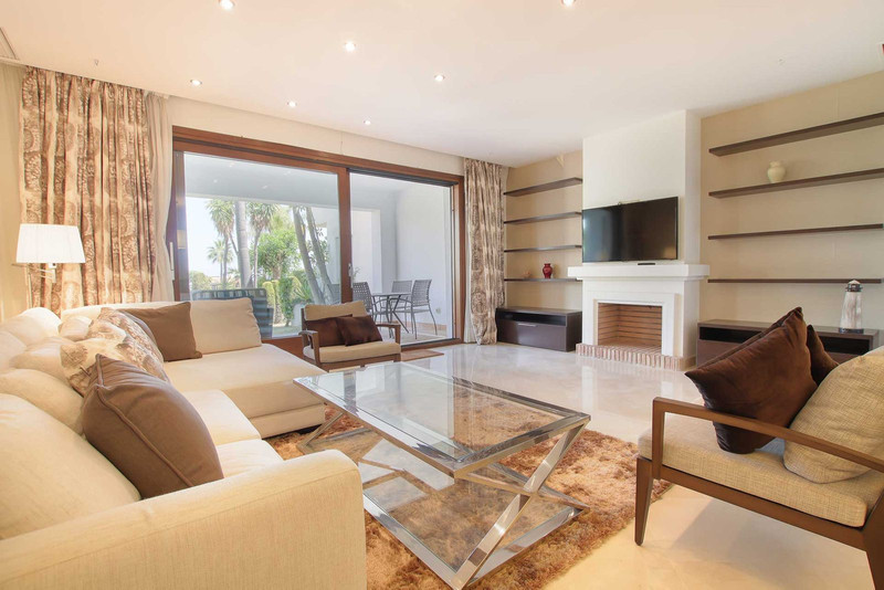 3 Bedroom Townhouse in Benahavís - Photo 14