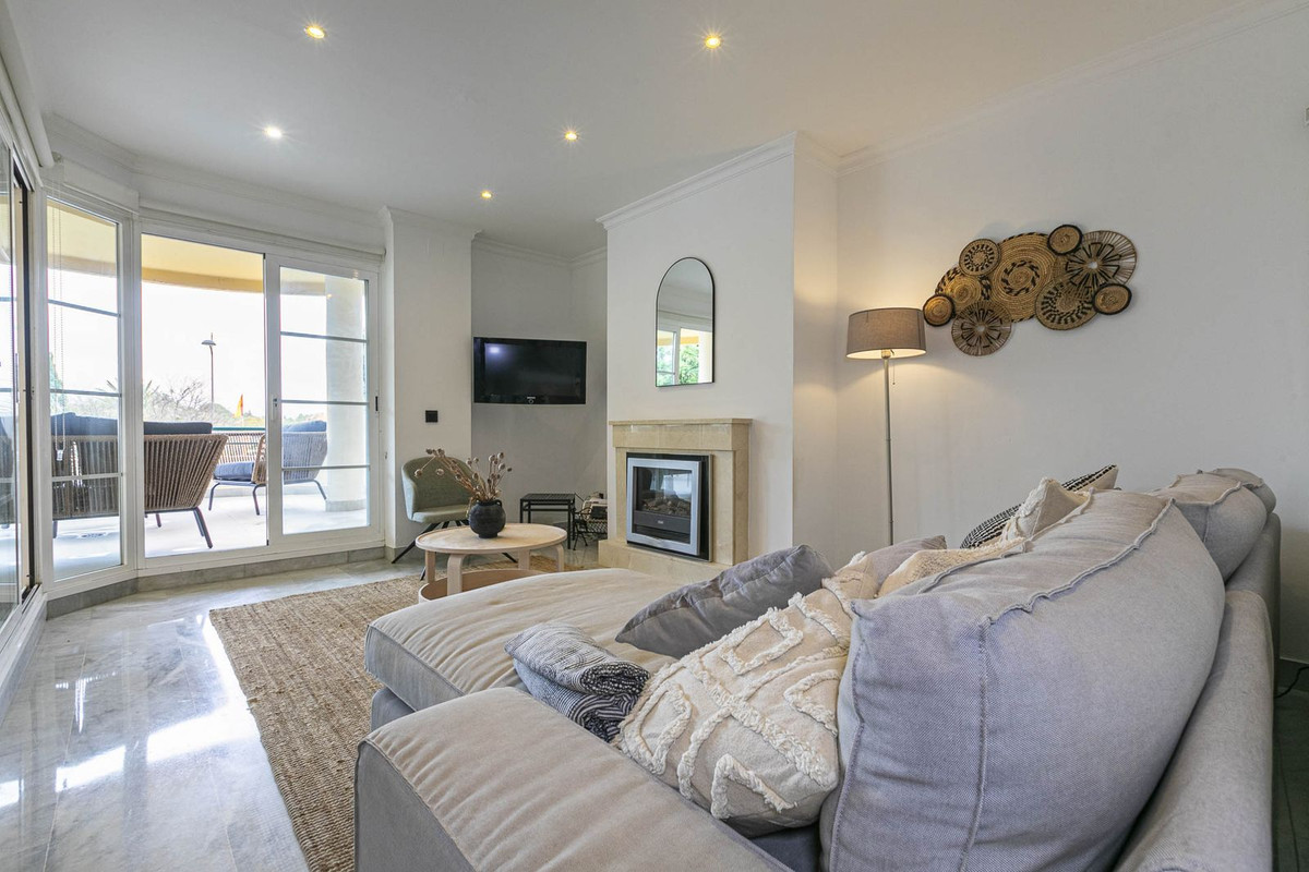 2 Bedroom Apartment in Marbella - Photo 11