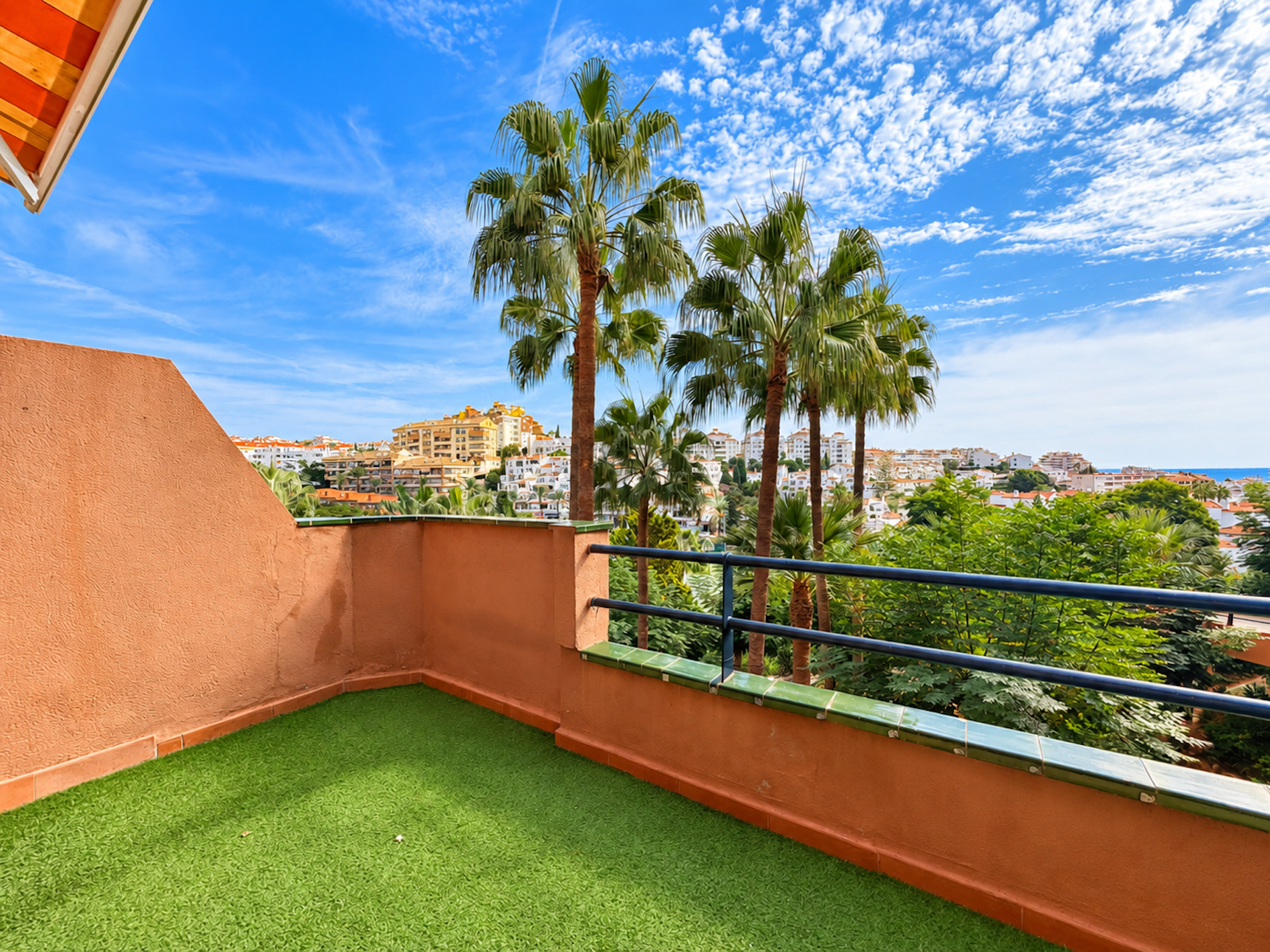 2 Bedroom Apartment in Benalmádena - Photo 6