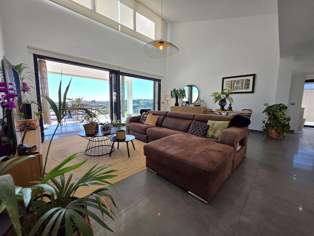4 Bedroom Villa in Estepona - Photo 11