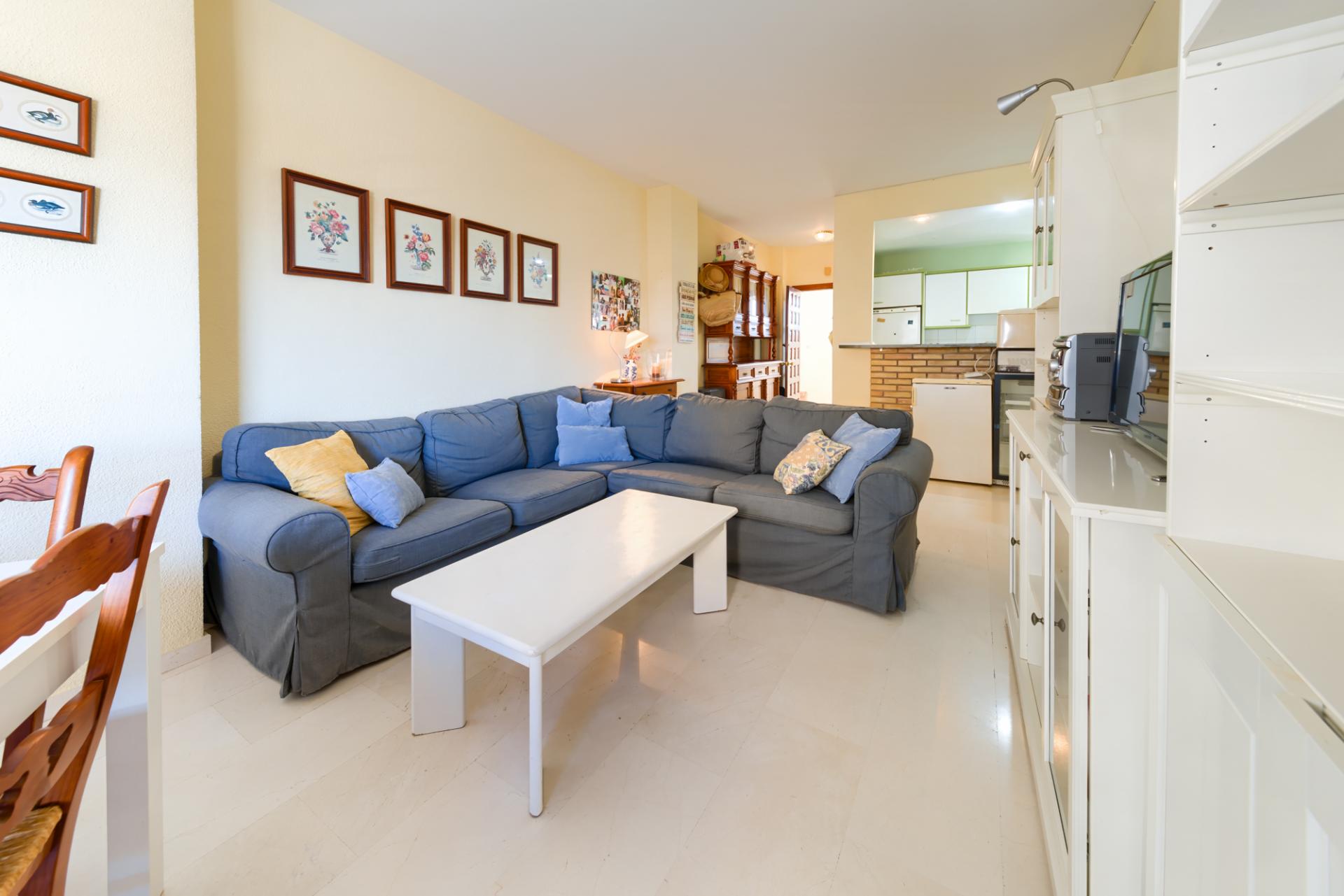 3 Bedroom Apartment in Fuengirola - Photo 11