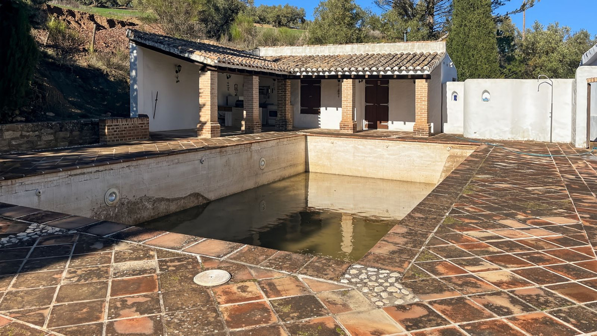 6 Bedroom Country house in Villanueva del Rosario - Photo 3