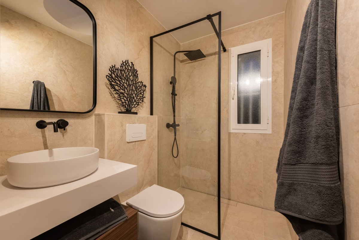 3 Bedroom Townhouse in Marbella - Photo 8