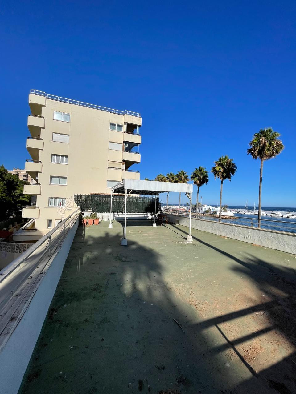 4 Bedroom Apartment in Marbella - Photo 2