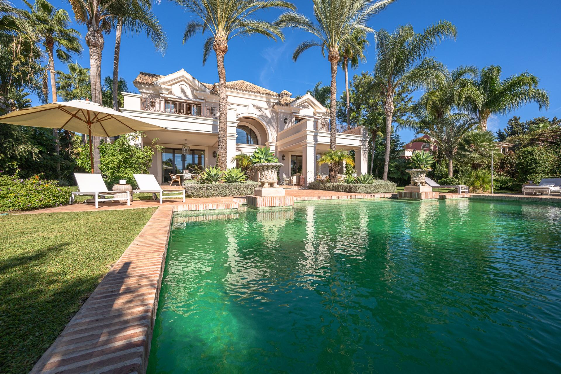 8 Bedroom Villa in San Pedro de Alcántara - Photo 5